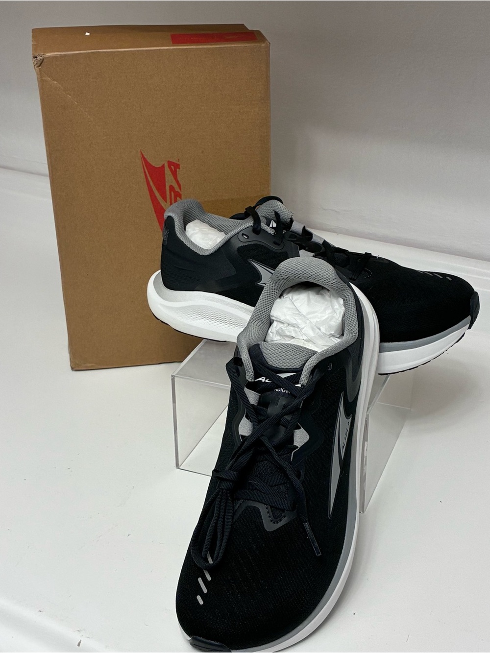 Men's Altra Paradigm 7 Black/Silver/White Road Running Shoes Size 10.5